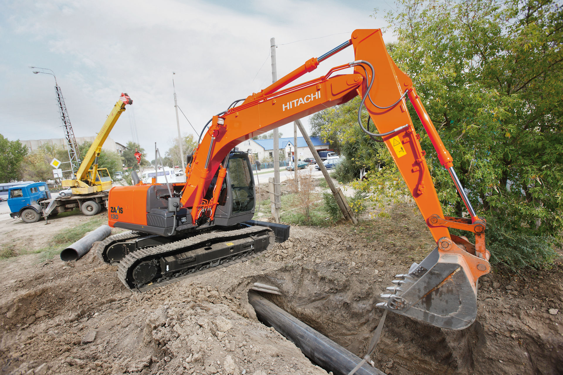 ZX130-5B, LA Medium Excavators - Hitachi Construction Machinery